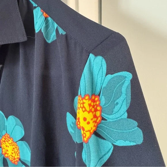 Banana Republic Navy Blue Floral Popover Blouse Size XS Polyester Buttons - Picture 7 of 14